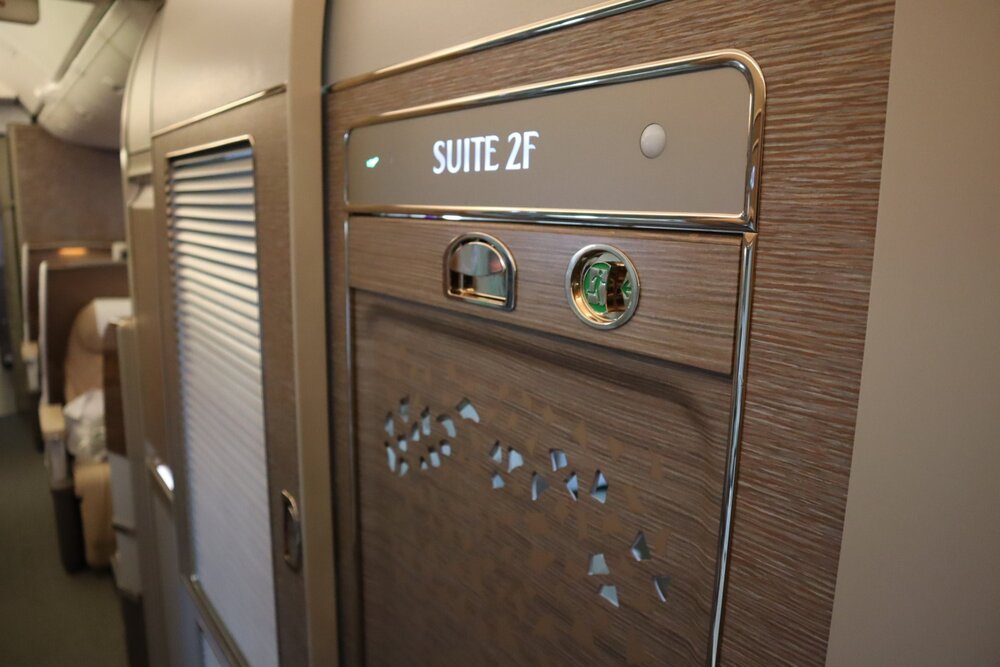 Emirates 777 New First Class – Fully enclosed suite