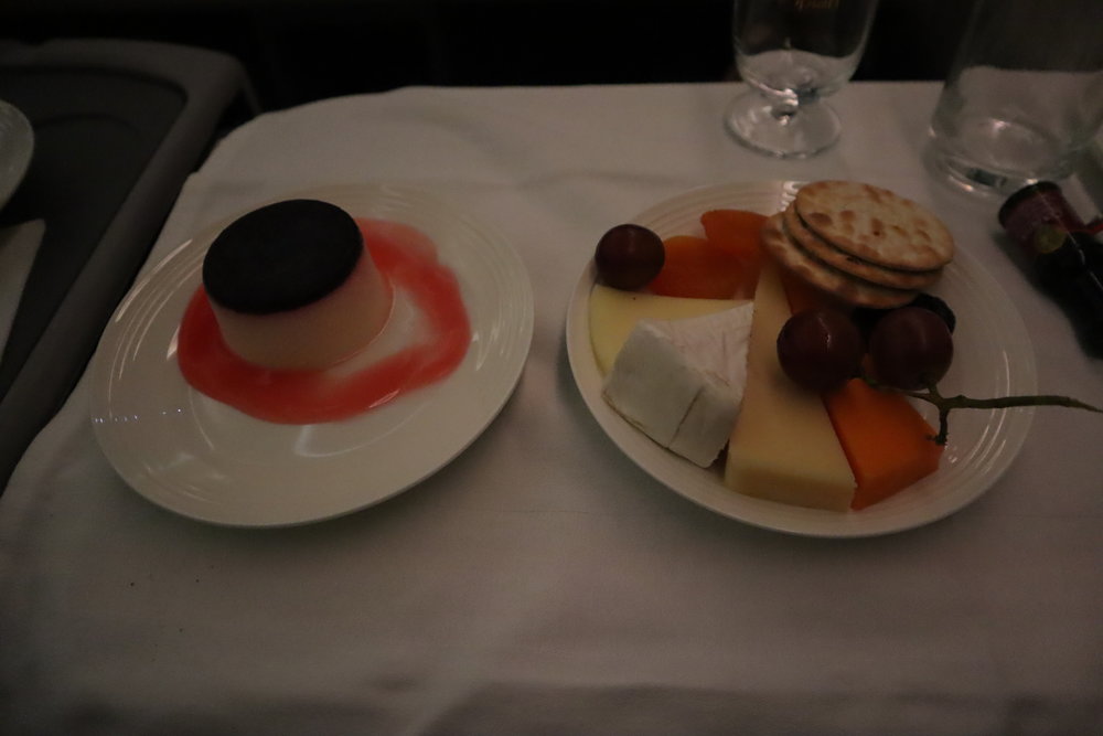 Ethiopian Airlines business class – Dessert and cheese