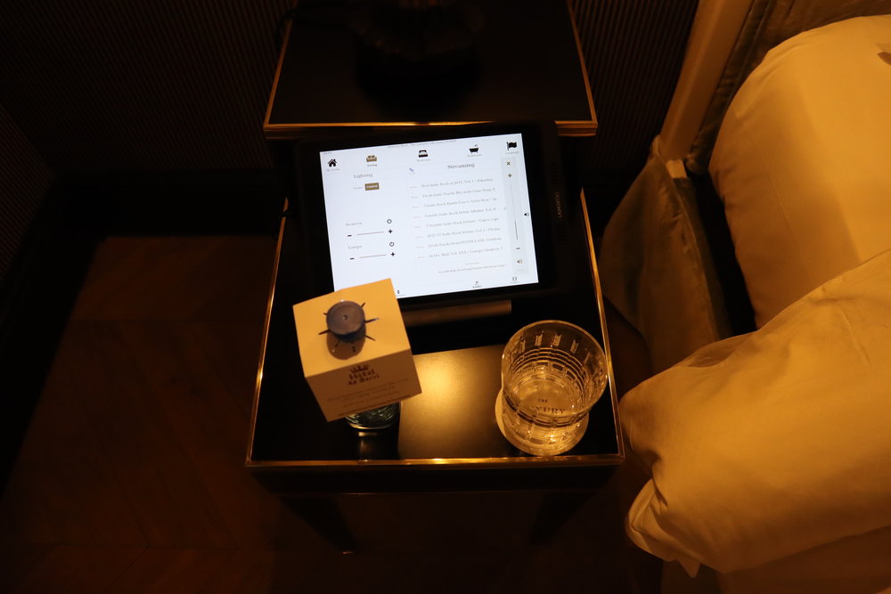 Hôtel de Berri Paris – Tablet controls