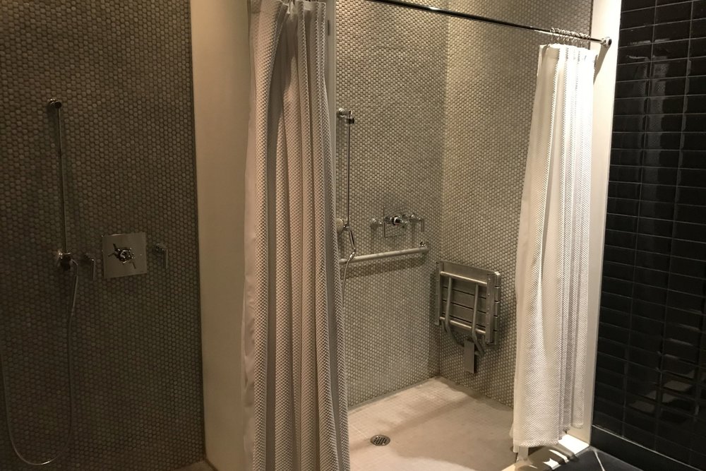 St. Regis Toronto – Changing room showers