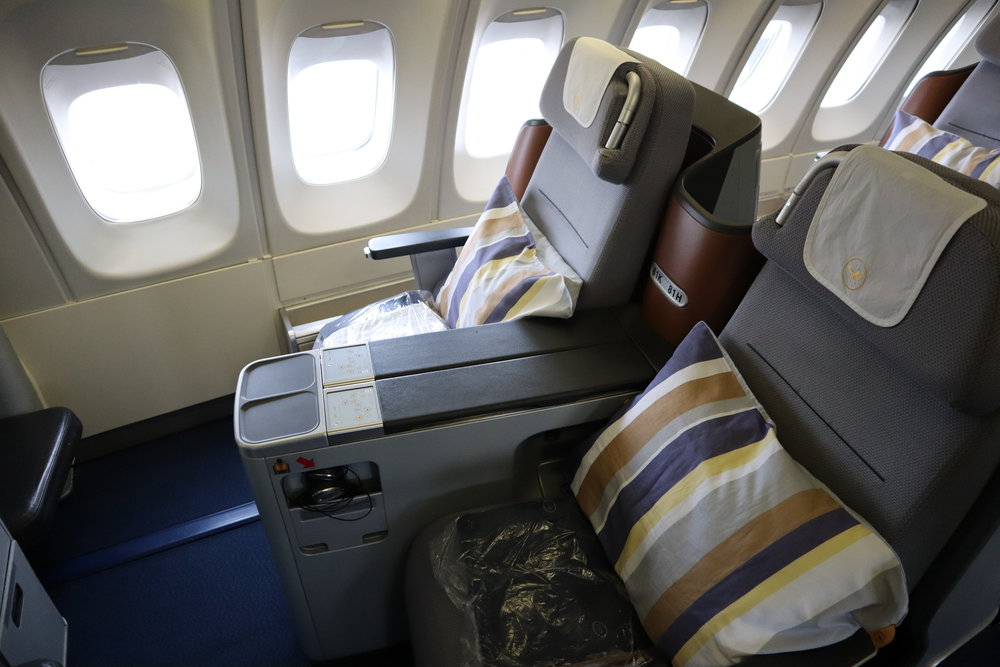 Lufthansa business class on the Boeing 747-400