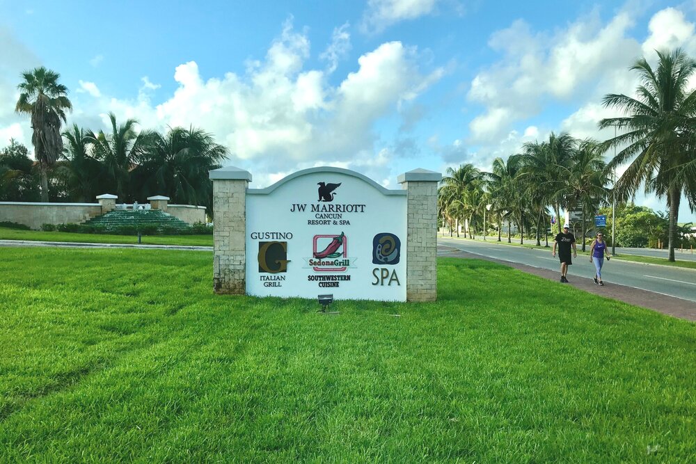 JW Marriott Cancún Resort &amp; Spa – Entrance sign