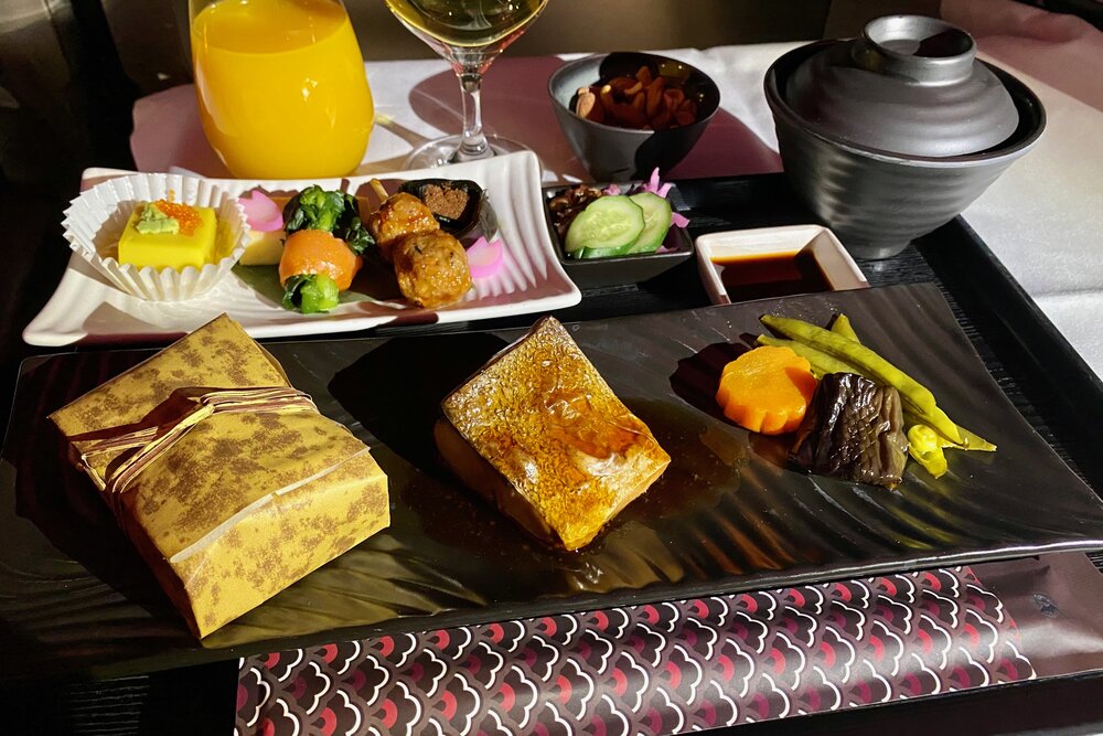 Qatar Airways A350 Qsuites business class – Japanese kaiseki