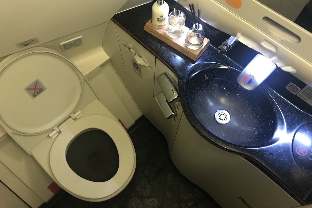 Turkish Airlines A330 business class – Restroom