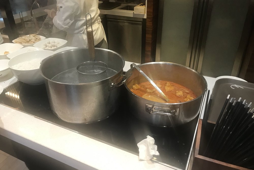 JW Marriott Singapore South Beach – Executive Lounge chicken laksa station