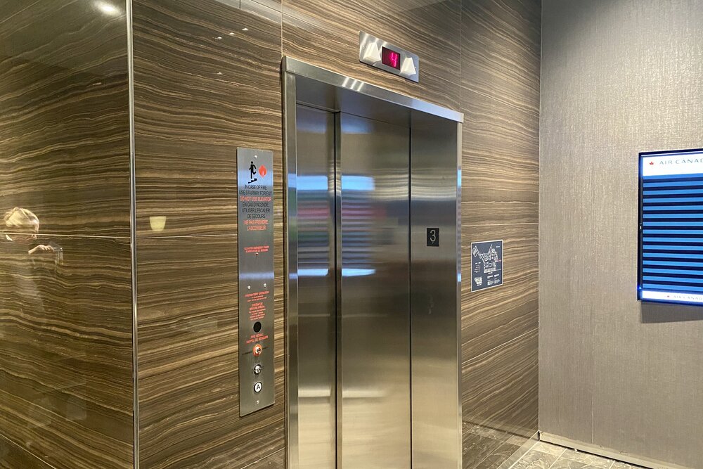 Air Canada Signature Suite Vancouver – Elevator