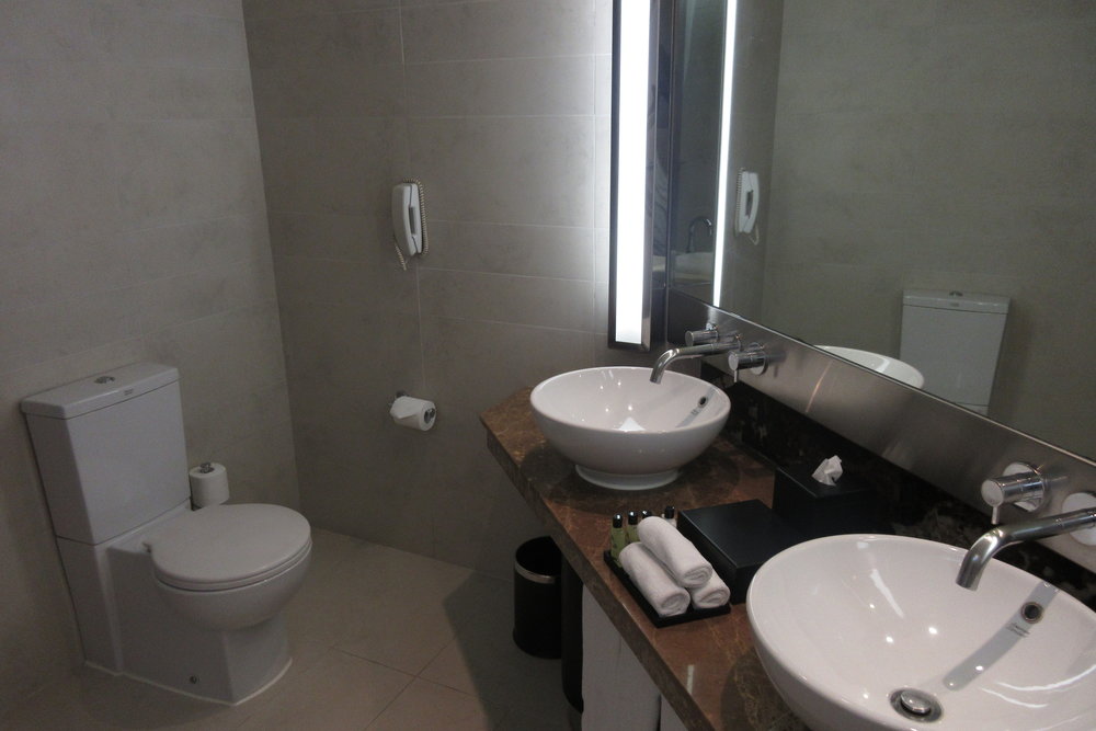 InterContinental Hanoi Westlake – Bathroom