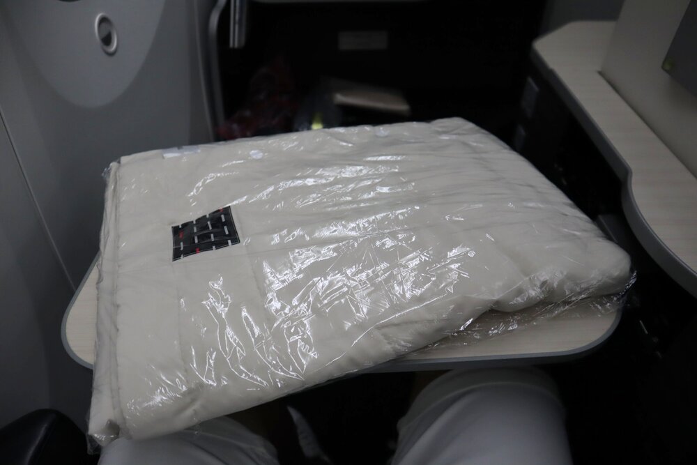 Japan Airlines business class – Blanket