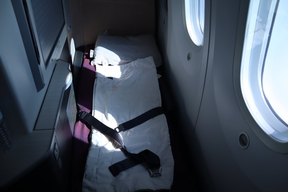 Japan Airlines business class – Lie-flat bed