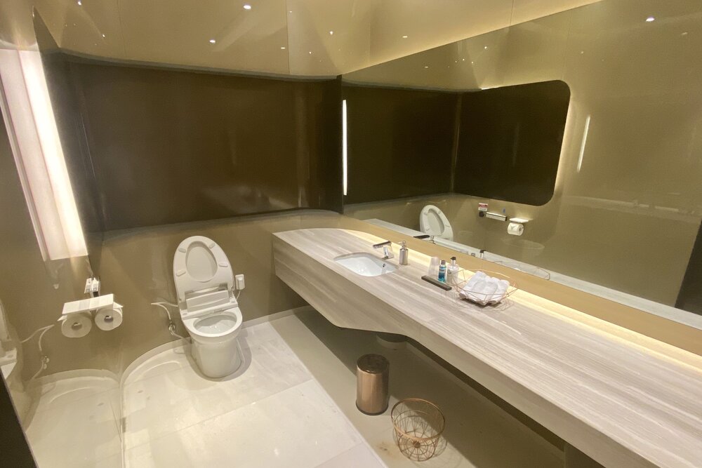 Korean Air First Class Lounge Seoul – Restroom