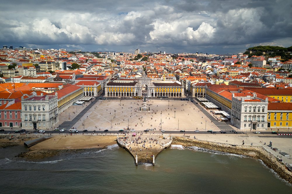 A free stopover in Lisbon? Sign me up!