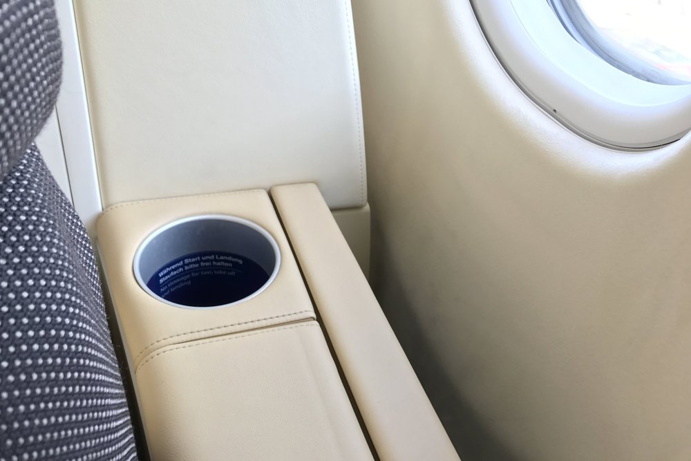 Lufthansa First Class – Bottle holder