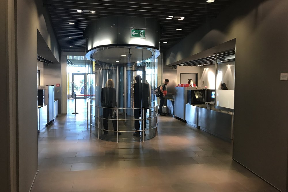 Lufthansa First Class Terminal Frankfurt – Security checkpoint