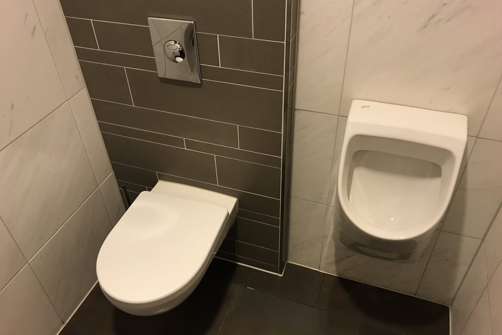 Lufthansa First Class Terminal Frankfurt – Restroom