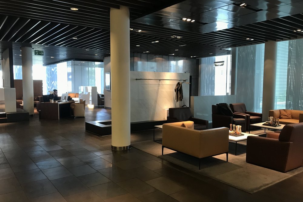 Lufthansa First Class Terminal Frankfurt – Service desk