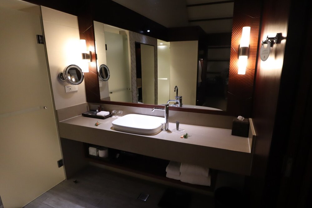 Fiji Marriott Resort Momi Bay – Overwater Bure Villa sink