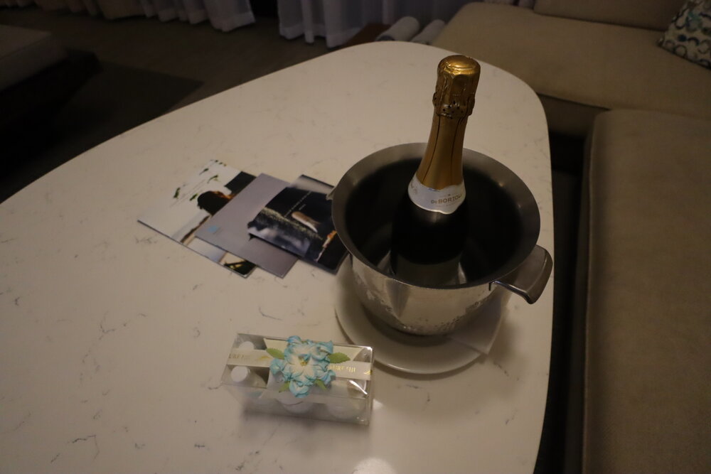 Fiji Marriott Resort Momi Bay – Complimentary champagne