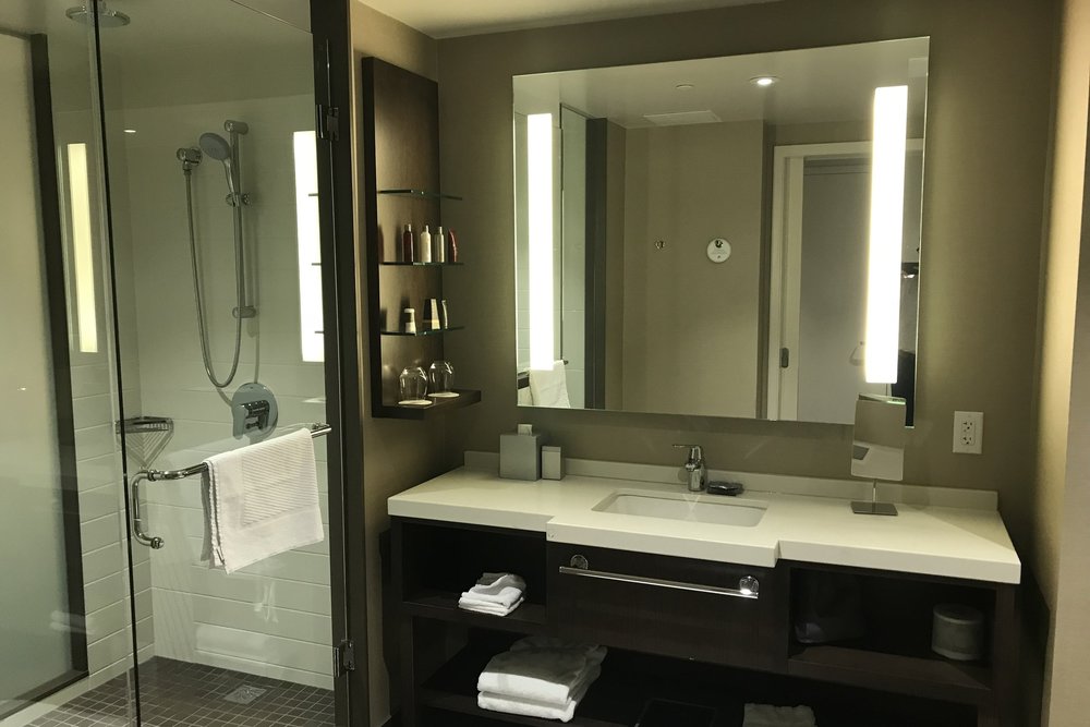 Calgary Airport Marriott In-Terminal Hotel – Bathroom