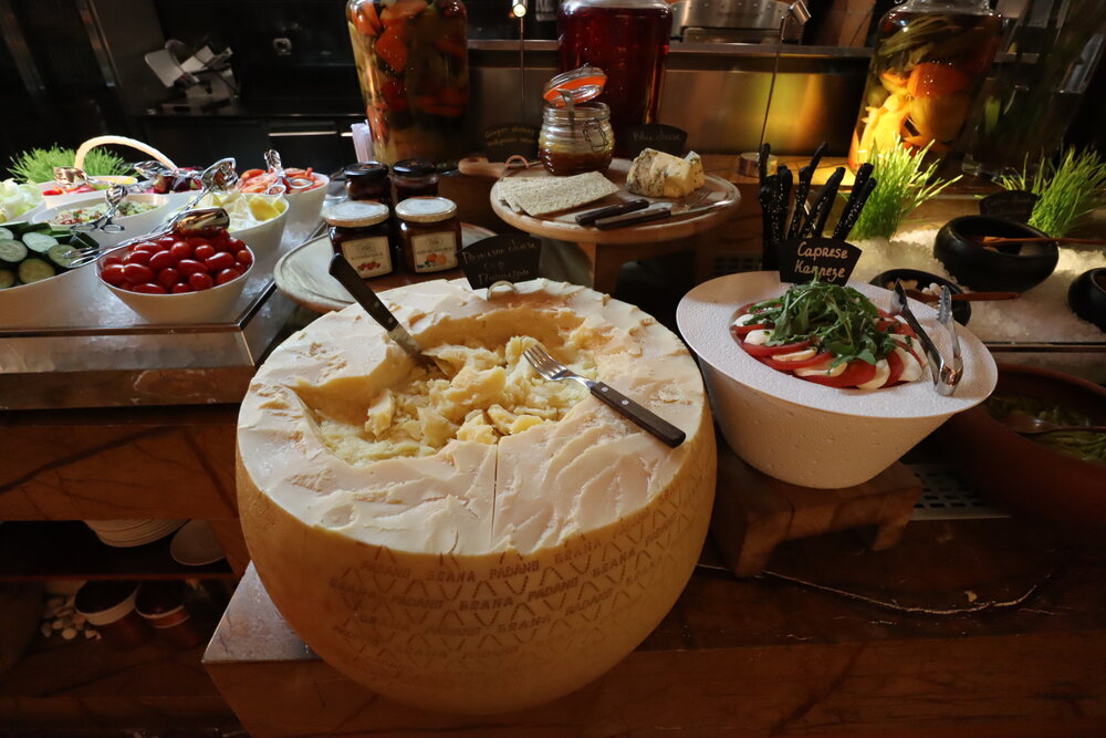 The Ritz-Carlton, Almaty – Cheese wheel