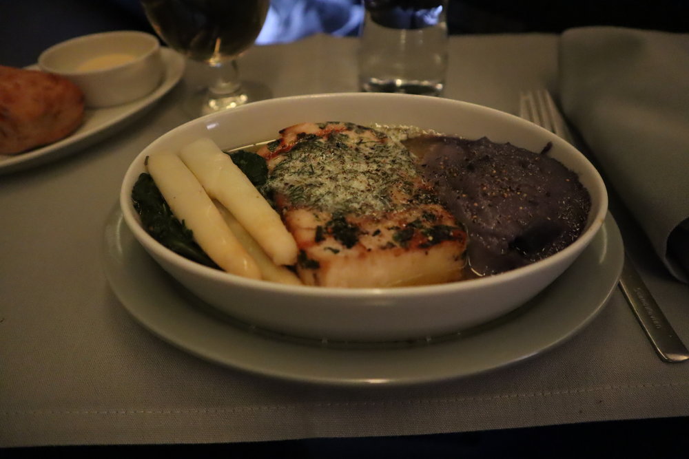 SAS business class – Grilled swordfish with purple mashed potato