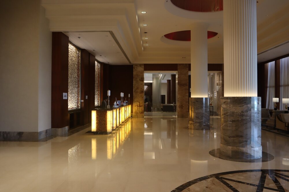 Sheraton Oman – Check-in desks