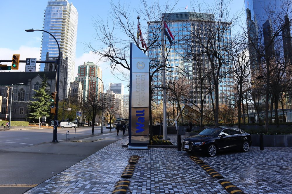 Sheraton Vancouver Wall Centre – Entryway