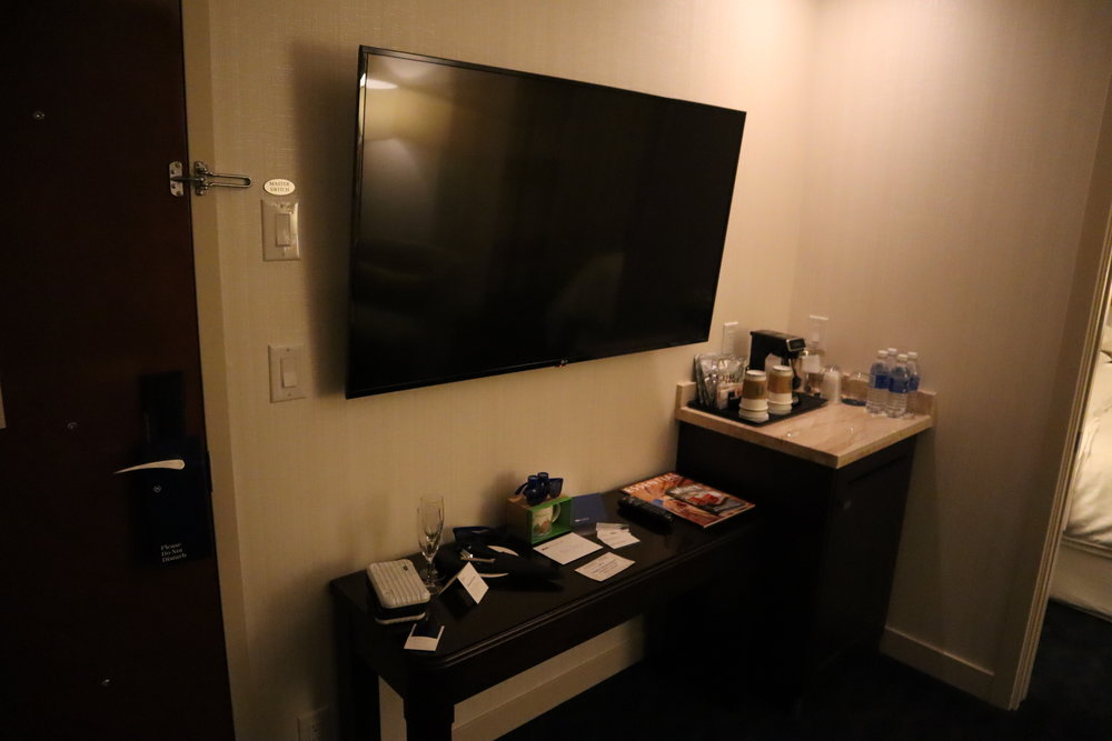 Sheraton Vancouver Wall Centre – Corner suite television