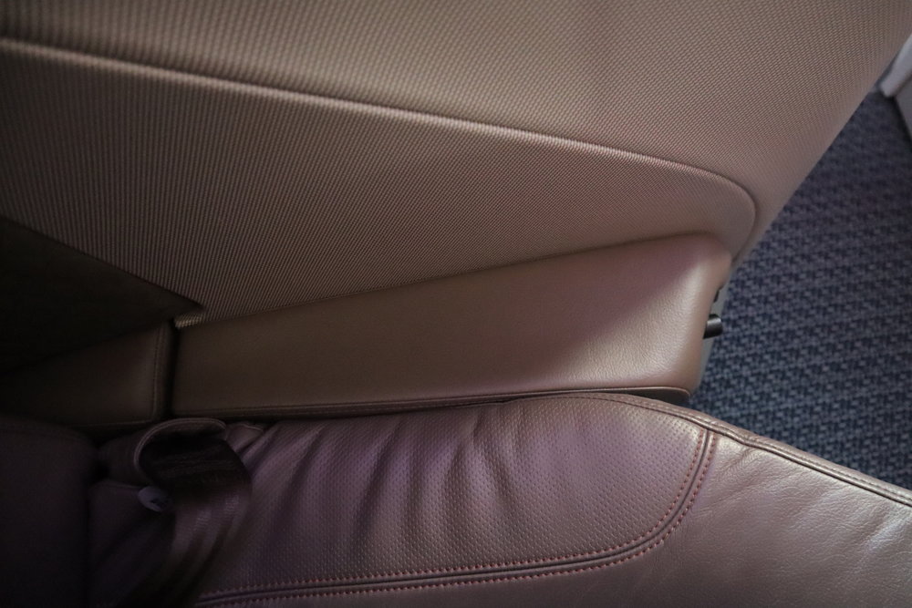 Singapore Airlines 787-10 business class – Armrest