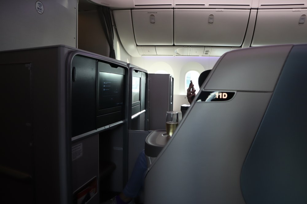 Singapore Airlines 787-10 business class – Privacy