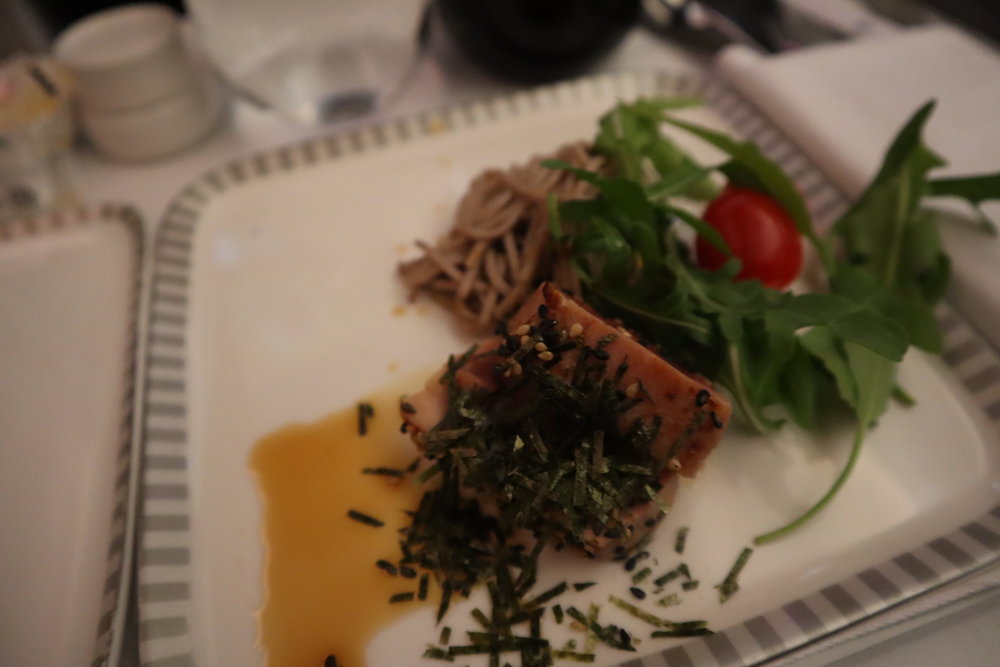 Singapore Airlines 787-10 business class – Soba noodles with seared albacore tuna