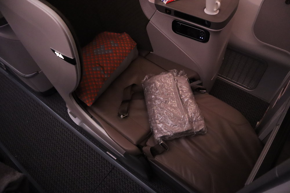 Singapore Airlines 787-10 business class – Bed