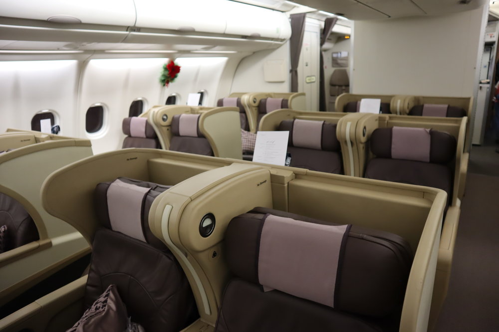 Singapore Airlines A330 business class – Cabin