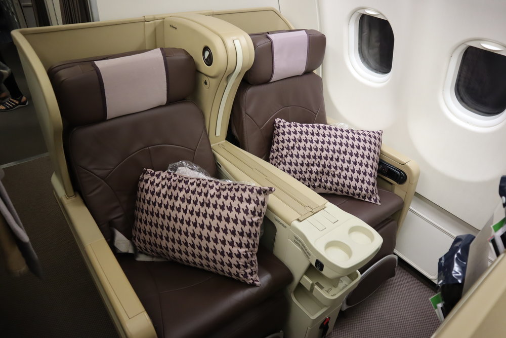 Singapore Airlines A330 business class – Seats 16A and 16C