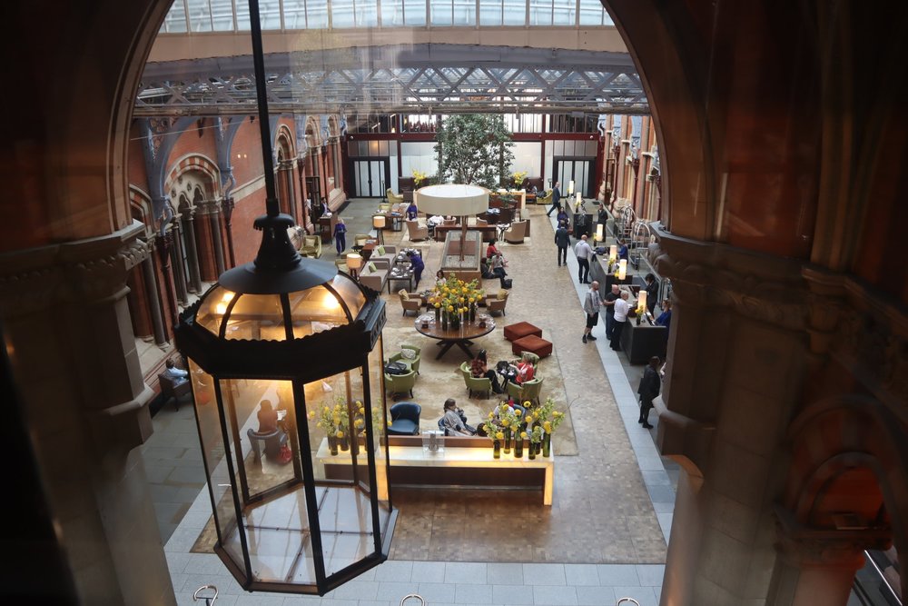 St. Pancras Renaissance Hotel London – Catwalk overlooking lobby