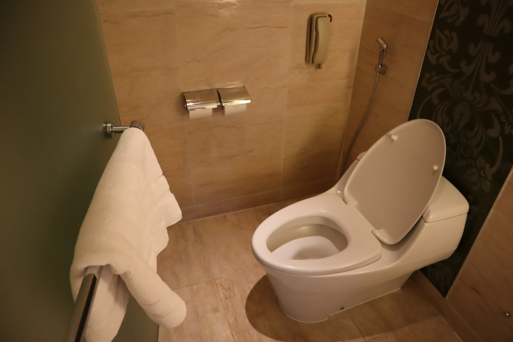 St. Regis Bali – St. Regis Pool Suite toilet