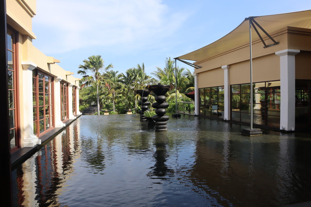 St. Regis Bali – Water display