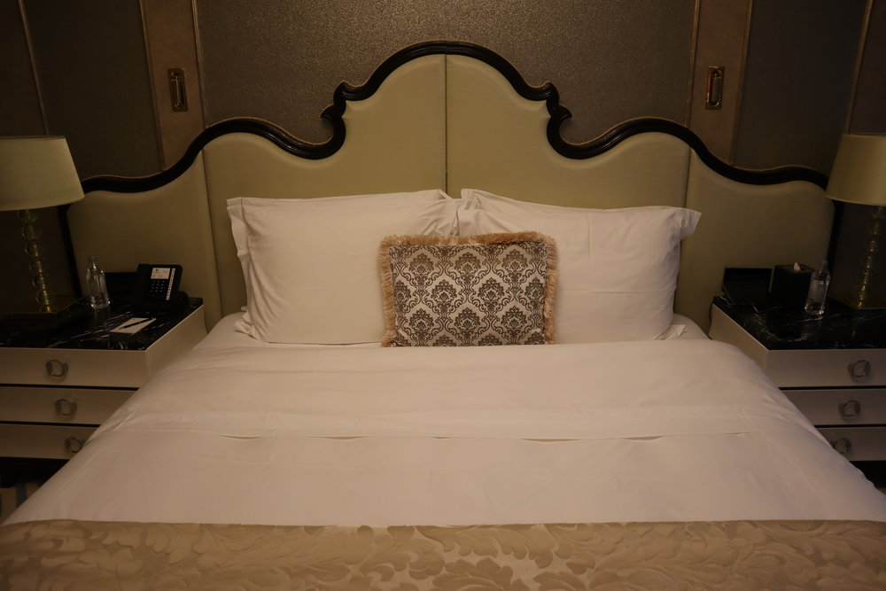 St. Regis Moscow Nikolskaya – St. Regis Suite king bed