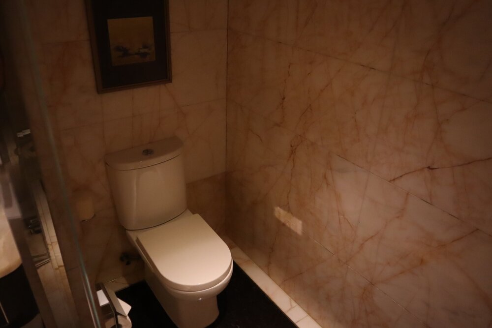 St. Regis Shenzhen – Allure Suite toilet