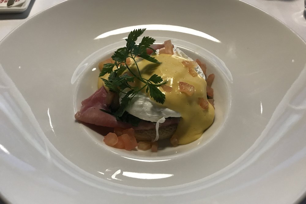 Swiss First Class Lounge Zurich – Eggs Benedict