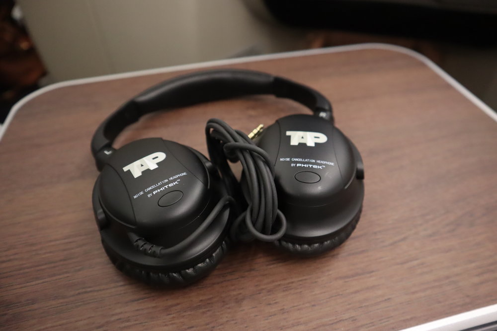 TAP Air Portugal business class – Headphones