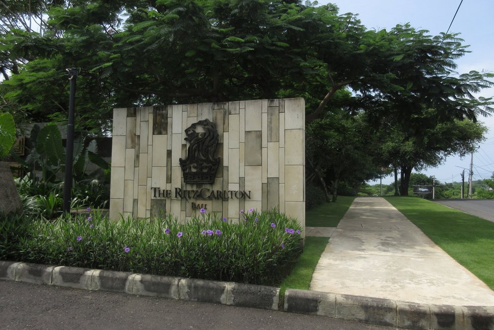 The Ritz-Carlton, Bali – Entrance sign