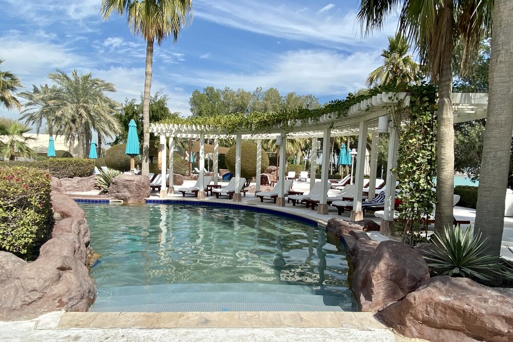 The Ritz-Carlton, Doha – Poolside chairs