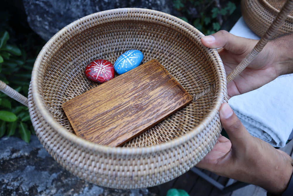 The Ritz-Carlton, Langkawi – Poolside service basket