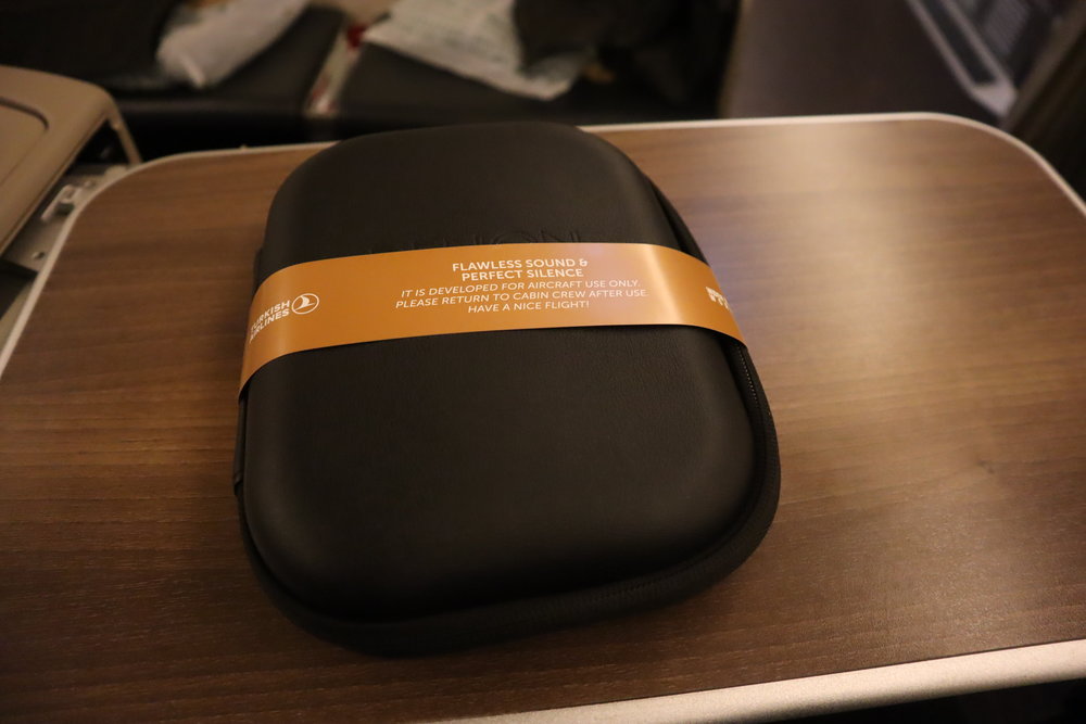 Turkish Airlines 777 business class – Headphones