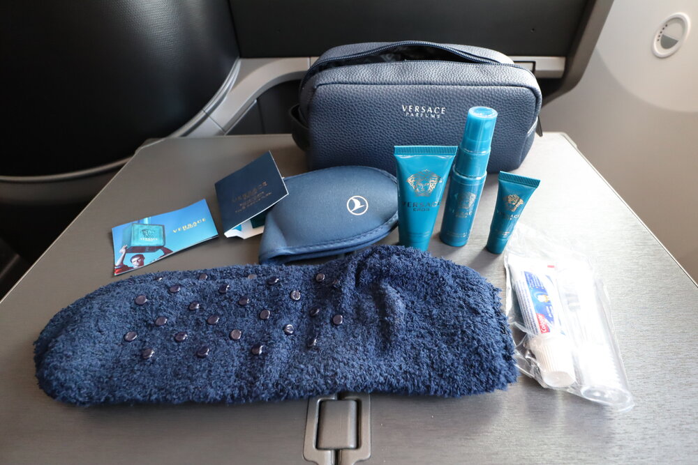 Turkish Airlines 787 business class – Amenity kit contents