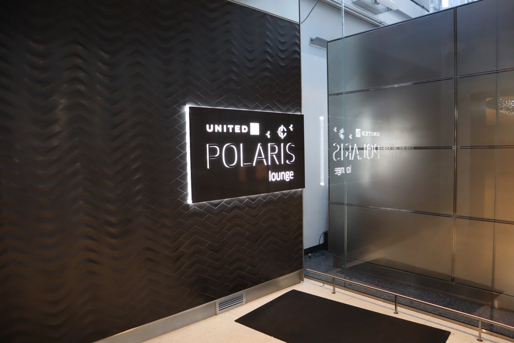 United Polaris Lounge Chicago – Entrance sign