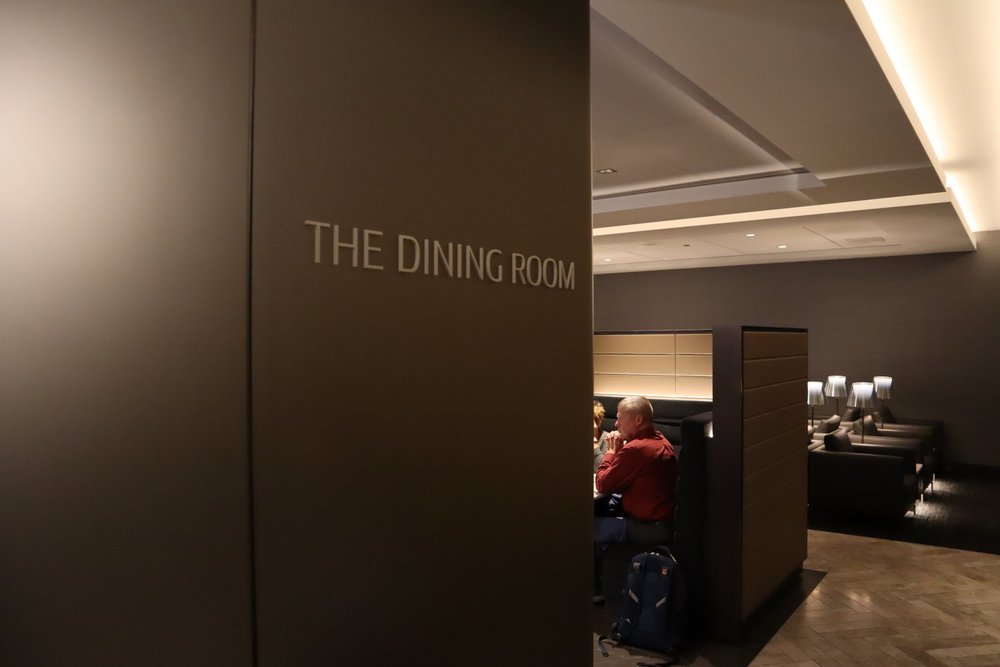 United Polaris Lounge Chicago – Dining Room sign