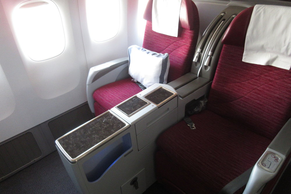 Qatar Airways 777 business class seats