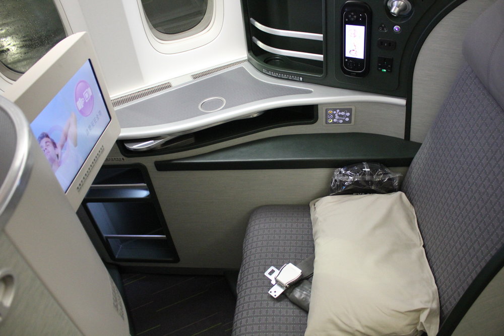 EVA Air business class – Seat 8K