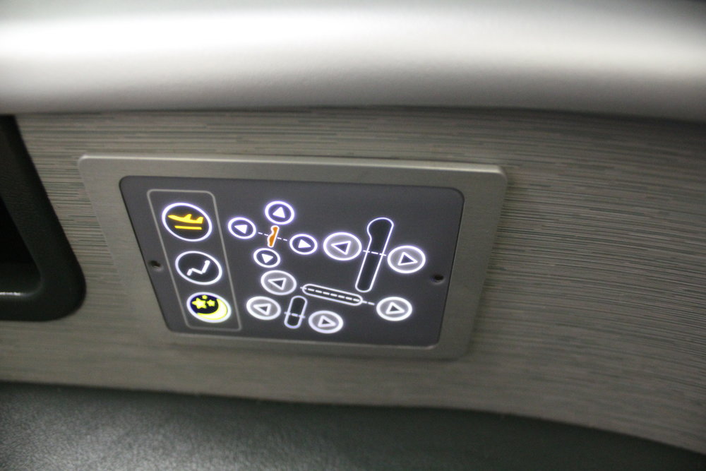 EVA Air business class – Seat controls